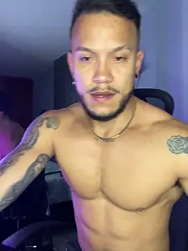 ARON TAYLER01 online show from September 20, 10:20 am