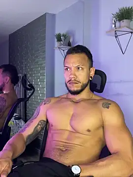 ARON TAYLER01 online show from October 7, 10:27 am