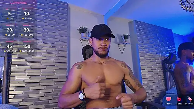 ARON TAYLER01 online show from May 23, 10:36 am