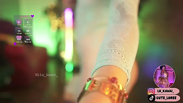 Samanthha roberts online show from November 12, 11:03 am