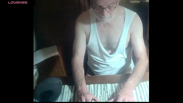 Snapshot of terrybare chatting on March 12, 6:32 pm terrybare online show from March 12, 6:32 pm