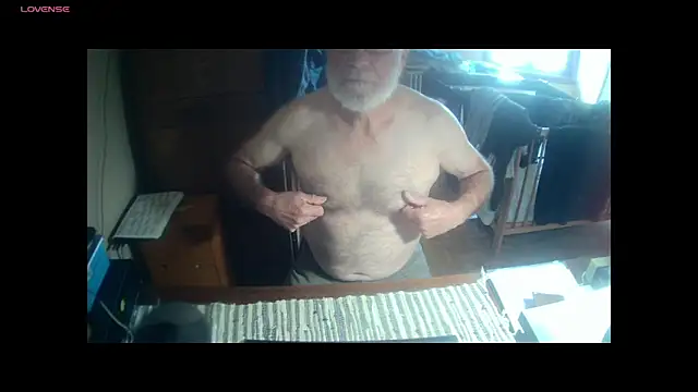 Snapshot of terrybare chatting on October 18, 1:24 pm terrybare online show from October 18, 1:24 pm