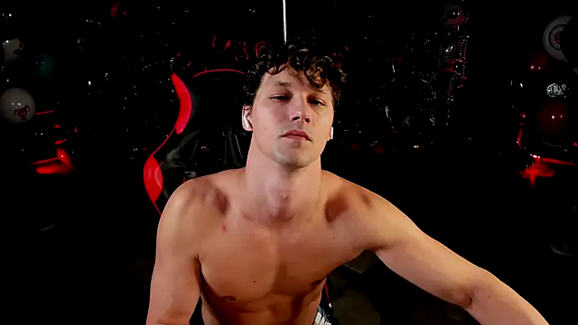 Snapshot of dirty-boss chatting on November 16, 9:14 am dirty-boss online show from November 16, 9:14 am