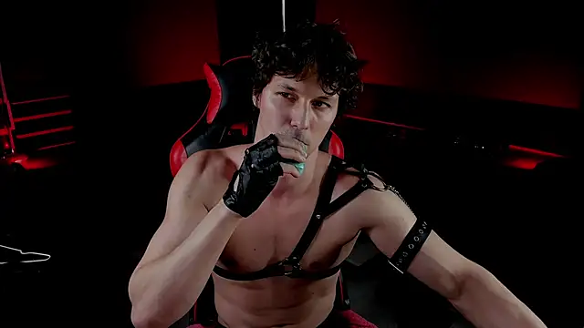 dirty-boss online show from May 4, 8:22 pm