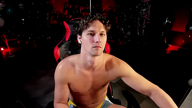 Snapshot of dirty-boss chatting on December 1, 4:35 am dirty-boss online show from December 1, 4:35 am