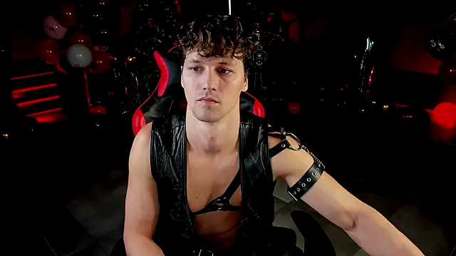 Snapshot of dirty-boss chatting on October 19, 2:53 pm dirty-boss online show from October 19, 2:53 pm