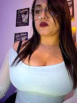 Snapshot of Oryk___ chatting on February 3, 5:29 pm Oryk online show from February 3, 5:29 pm