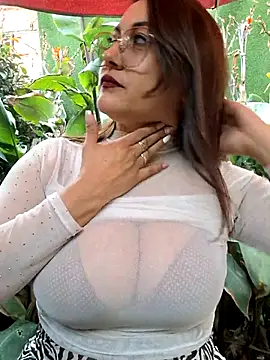 Snapshot of Oryk___ chatting on February 2, 7:46 pm Oryk online show from February 2, 7:46 pm