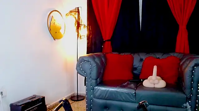 misslombana online show from June 6, 7:46 am
