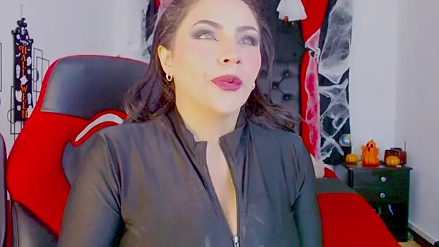 misslombana online show from October 25, 5:39 am