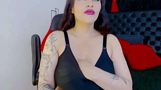 misslombana online show from November 18, 7:22 am