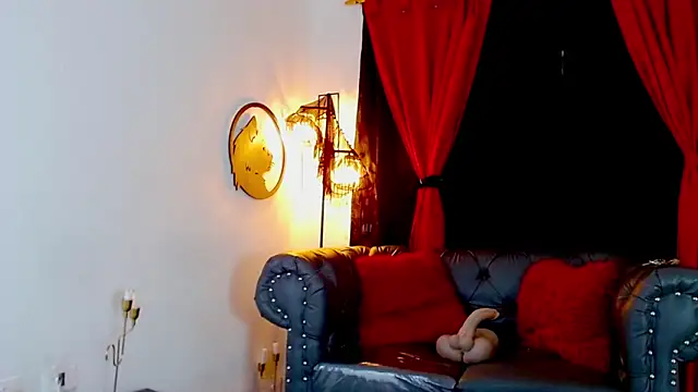 misslombana online show from May 24, 5:51 am