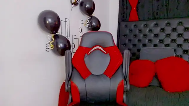 misslombana online show from December 14, 5:57 am