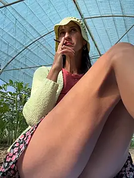 MilffantasyX online show from June 17, 6:57 am