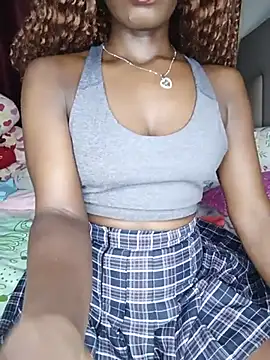 NicRaisaa online show from June 12, 4:43 am