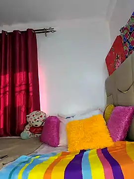 Snapshot of NicRaisaa chatting on February 16, 6:12 am NicRaisaa online show from February 16, 6:12 am