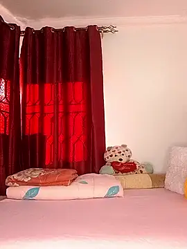 Snapshot of NicRaisaa chatting on October 13, 4:47 am NicRaisaa online show from October 13, 4:47 am