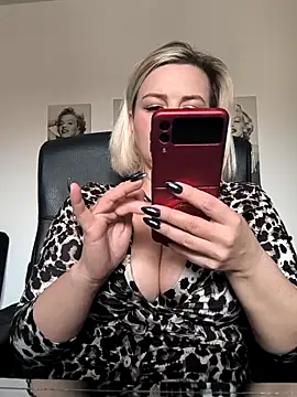 Snapshot of Ladykaos chatting on December 5, 11:42 am Ladykaos online show from December 5, 11:42 am