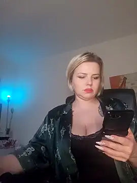 Snapshot of Ladykaos chatting on February 19, 3:27 pm Ladykaos online show from February 19, 3:27 pm