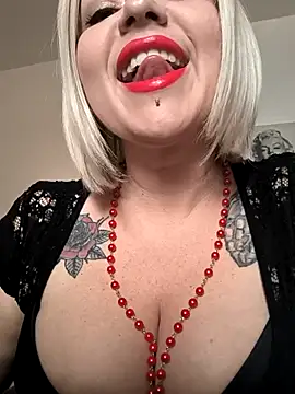 Snapshot of Ladykaos chatting on October 31, 12:57 pm Ladykaos online show from October 31, 12:57 pm