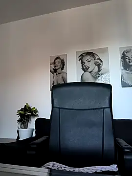 Snapshot of Ladykaos chatting on October 28, 1:21 pm Ladykaos online show from October 28, 1:21 pm