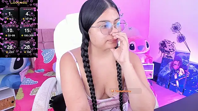 Snapshot of esmeralda112 chatting on June 24, 7:44 pm esmeralda112 online show from June 24, 7:44 pm