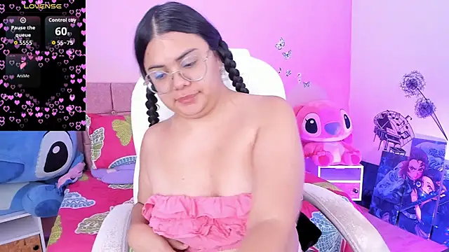 Snapshot of esmeralda112 chatting on June 16, 7:19 am esmeralda112 online show from June 16, 7:19 am