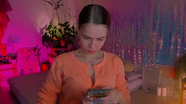 Snapshot of poli__ chatting on February 1, 11:06 pm poli   online show from February 1, 11:06 pm