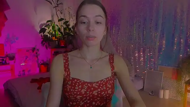 Snapshot of poli__ chatting on February 6, 3:09 pm poli   online show from February 6, 3:09 pm