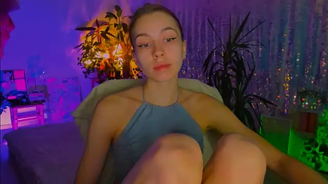 Snapshot of poli__ chatting on November 4, 6:01 pm poli online show from November 4, 6:01 pm