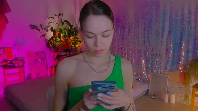 Snapshot of poli__ chatting on February 16, 3:48 pm poli   online show from February 16, 3:48 pm