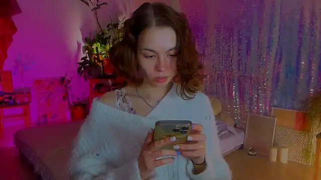 Snapshot of poli__ chatting on February 10, 3:21 pm poli   online show from February 10, 3:21 pm