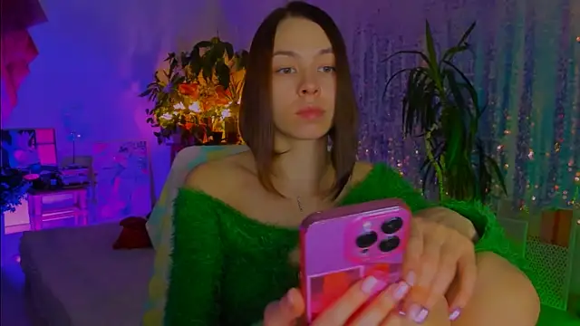 Snapshot of poli__ chatting on December 15, 4:13 pm poli online show from December 15, 4:13 pm