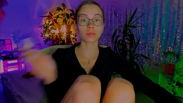 Snapshot of poli__ chatting on November 7, 5:28 pm poli online show from November 7, 5:28 pm