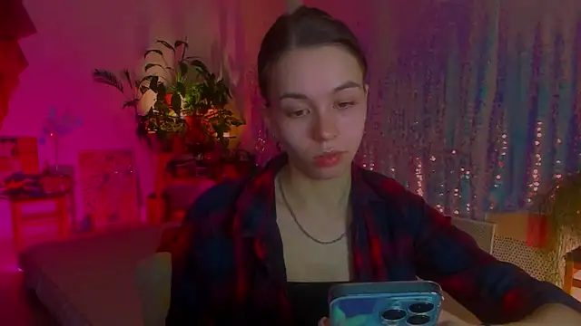Snapshot of poli__ chatting on February 14, 5:25 pm poli   online show from February 14, 5:25 pm