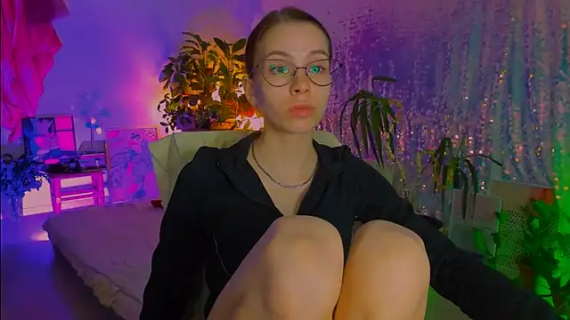 poli   online show from April 5, 5:30 pm