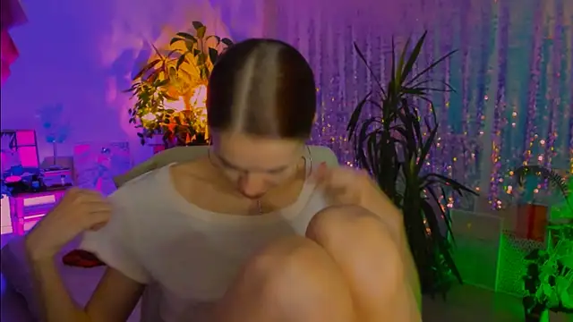 Snapshot of poli__ chatting on November 20, 7:14 pm poli online show from November 20, 7:14 pm