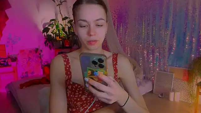 Snapshot of poli__ chatting on February 6, 10:32 pm poli   online show from February 6, 10:32 pm