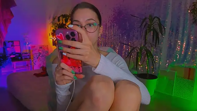 poli   online show from February 12, 5:02 pm