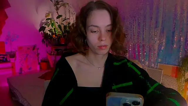 Snapshot of poli__ chatting on January 22, 7:24 pm poli   online show from January 22, 7:24 pm