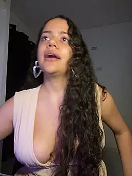 Snapshot of demonaughtyyy chatting on February 25, 3:18 am demonaughtyyy online show from February 25, 3:18 am