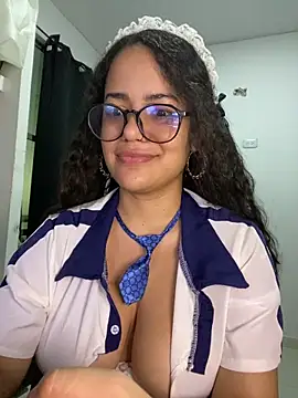 Snapshot of demonaughtyyy chatting on February 7, 2:41 am demonaughtyyy online show from February 7, 2:41 am