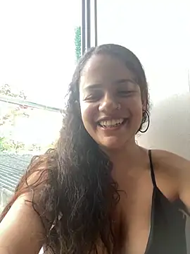 Snapshot of demonaughtyyy chatting on December 21, 10:21 pm demonaughtyyy online show from December 21, 10:21 pm