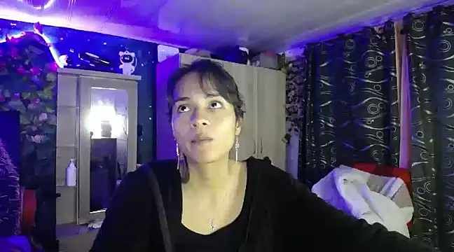 Snapshot of Samara_Beltran chatting on February 23, 4:39 am Samara Beltran online show from February 23, 4:39 am