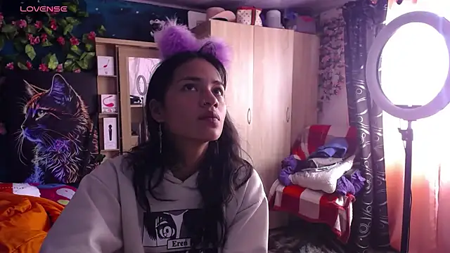 Snapshot of Samara_Beltran chatting on February 17, 4:50 pm Samara Beltran online show from February 17, 4:50 pm