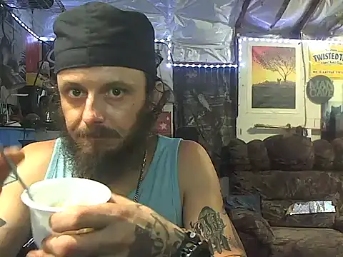 CloudDadddyyy420 online show from September 26, 1:51 pm