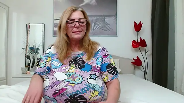 YulliaMilf online show from February 11, 9:58 pm