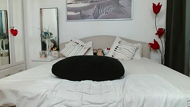 YulliaMilf online show from April 2, 8:48 pm