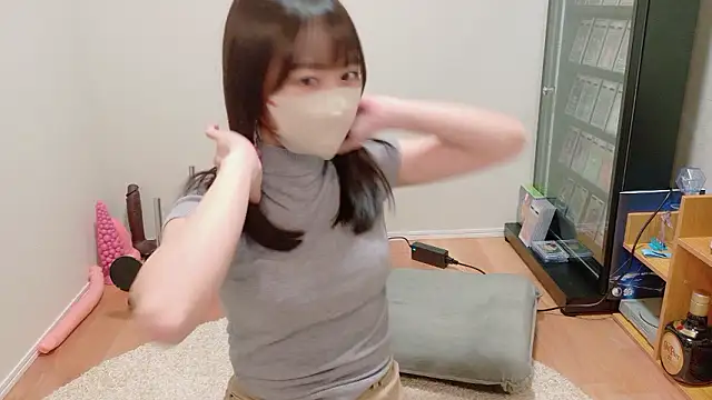 Snapshot of HIKARI_x0 chatting on July 10, 2:28 pm HIKARI x0 online show from July 10, 2:28 pm