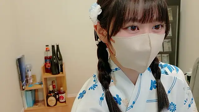 Snapshot of HIKARI_x0 chatting on July 7, 2:20 pm HIKARI x0 online show from July 7, 2:20 pm